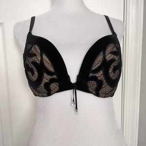 Victoria's Secret very sexy push up bra 34C